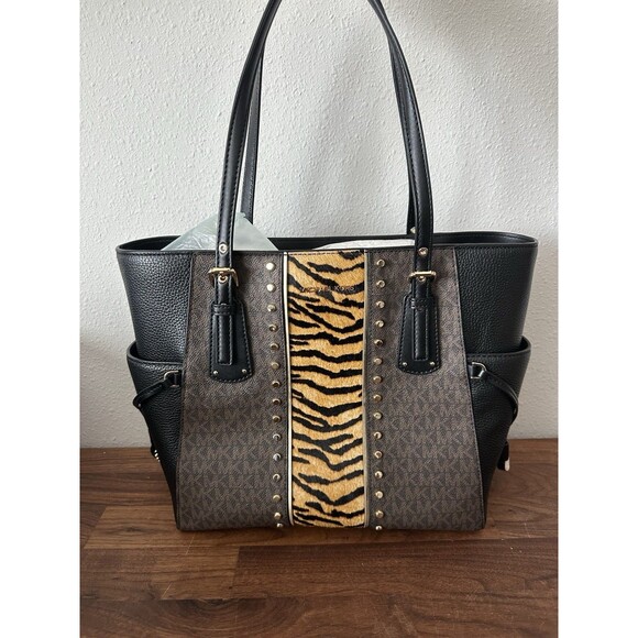 NWT Michael Kors Voyager East West Signature Logo Tote Bag - Brown Multi Purse - Picture 1 of 15